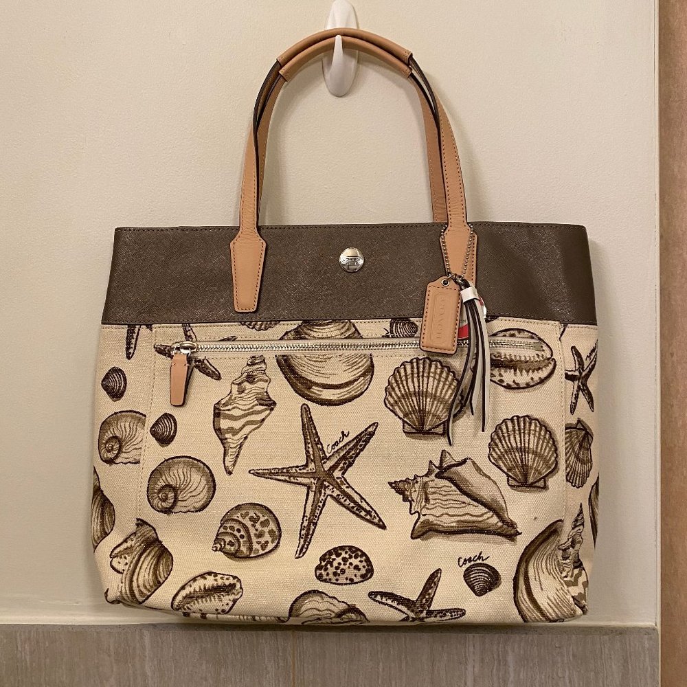 NEW WITH TAGS Coach Seashell Tote
